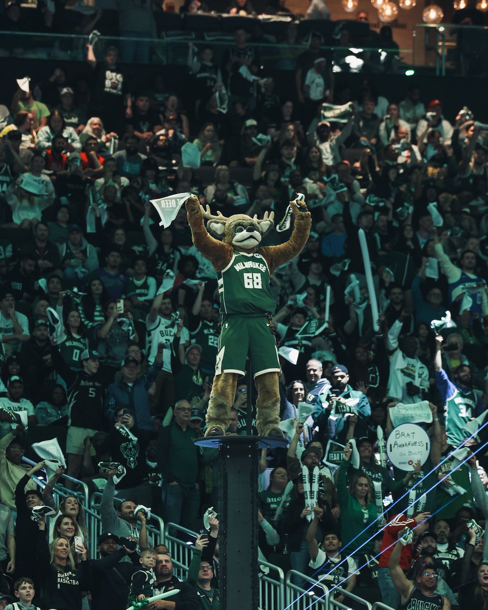 There's no place like home!! Brought the energy all night, Milwaukee! 🦌🔥