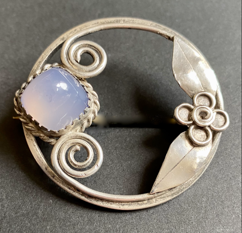 Gladys and Charles Mumford, Arts and Crafts grey agate set silver brooch, #Falmouth, #Cornwall, circa 1960, 4.2cm diameter. Just added to johnkelly1880.co.uk free UK P&P. #preowned #preownedjewellery #jewellery #vintage #silverjewellery #vintagejewellery #britishjewellery