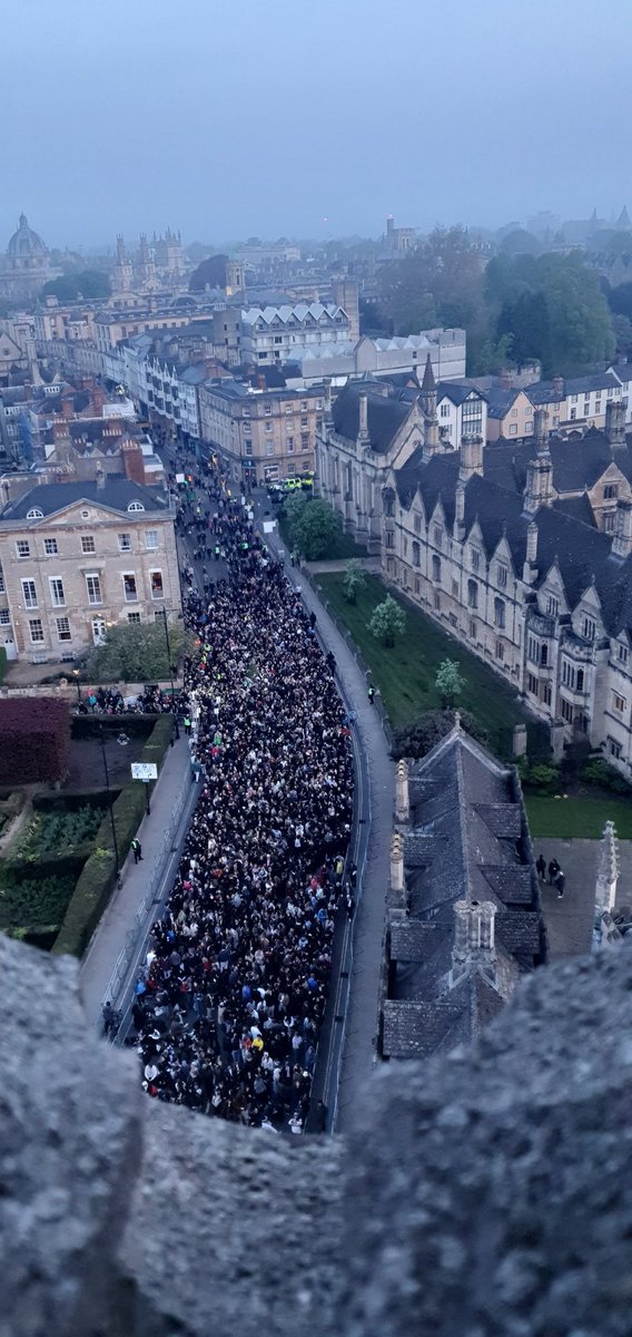 Crowd building