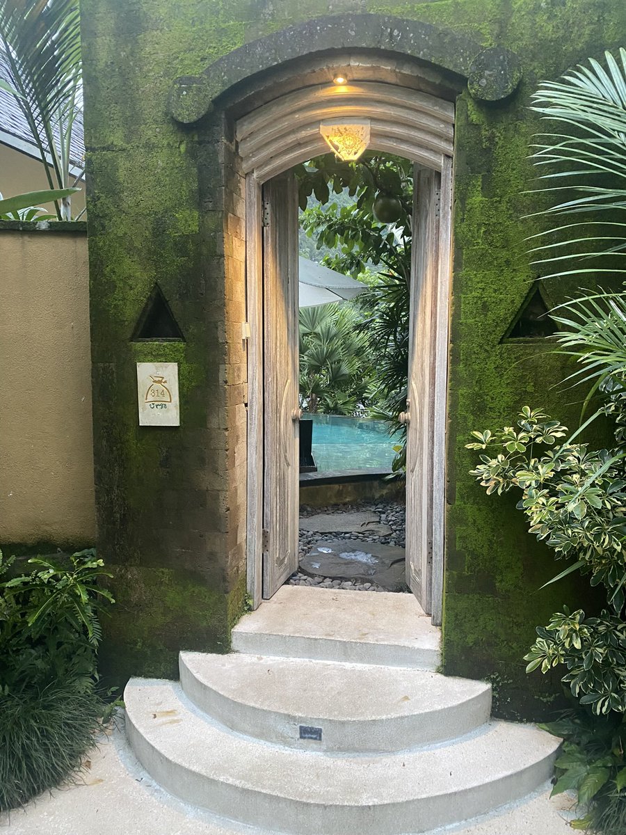 TKIA_1's tweet photo. @wapadiumeresort @Tripadvisor 💯 
Beautiful  boutique hotel, incredible location with stunning views.
Service &amp; staff were absolutely amazing &amp; we had 4 glorious days there
Congratulations 🥳 https://t.co/uwhZVswW1J