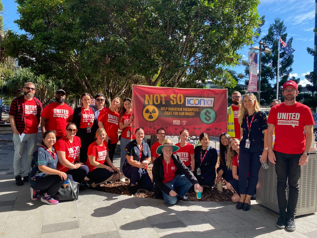 These legends from @IconCancerCtre have downed tools today, on #MayDay2024, in protest of their insulting wages which sees them paid 25% below their colleagues in the public sector. These workers are by the side of people while they go through challenging cancer treatment. 1/2