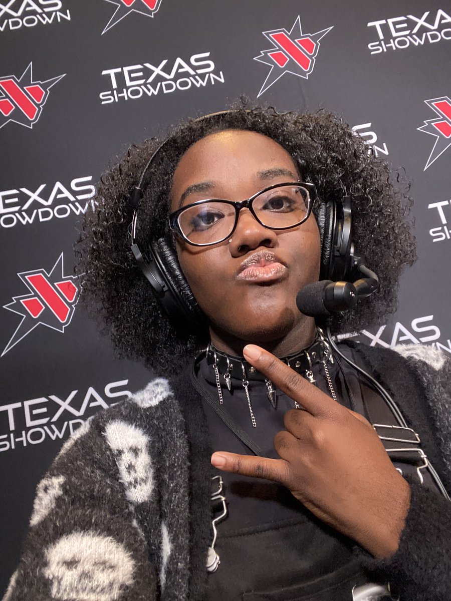 To the women in the FGC, I wanna show some love to y'all. Let me know who you are. Me? I'm a commentator for Tekken. I commentated TXS, CEO, CB, EVO, TNS, and COINBOX. Nice to meet you. 🖤🖤🖤