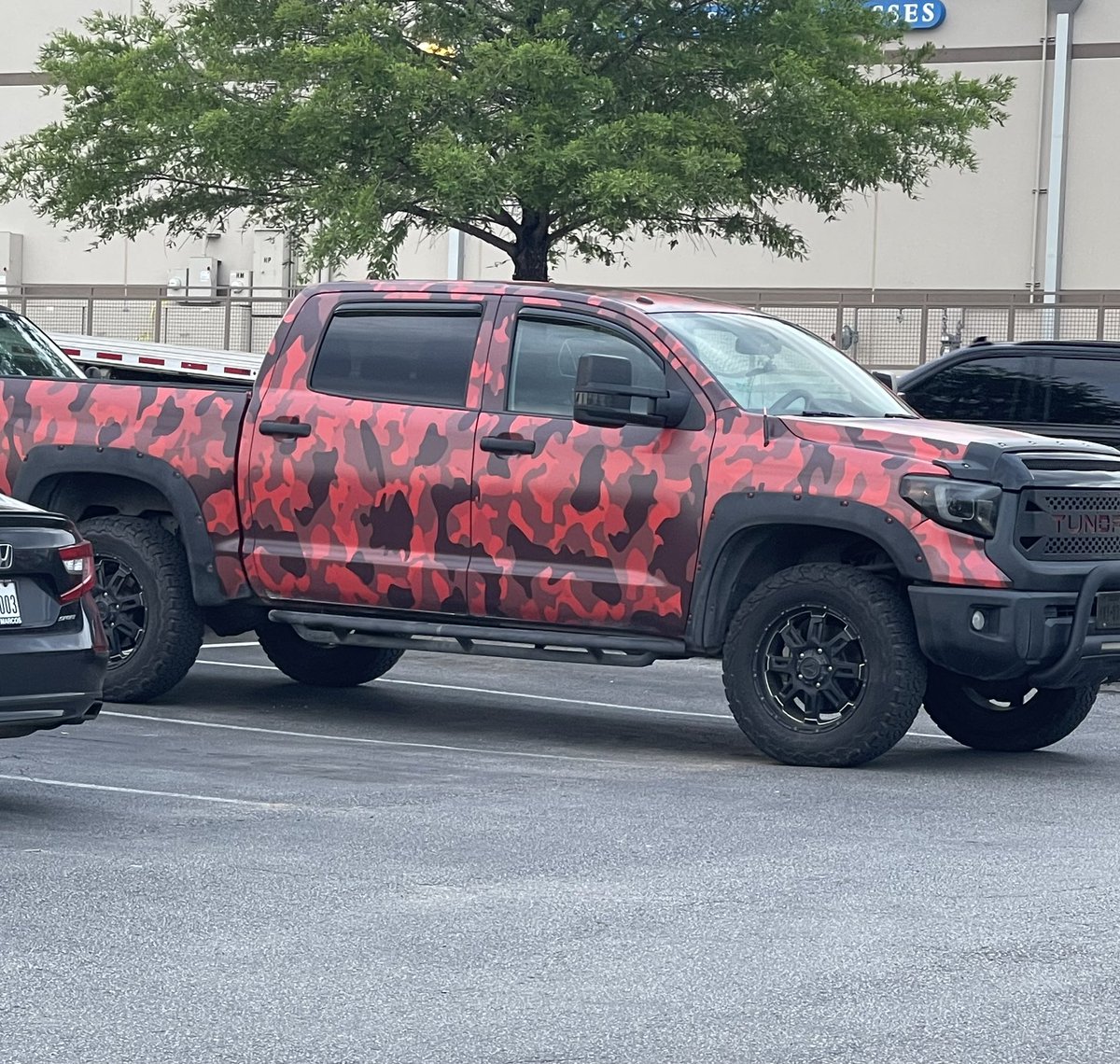 DaysOnRepeat's tweet image. I just wanna know who told this man he should match with the red 4loko can