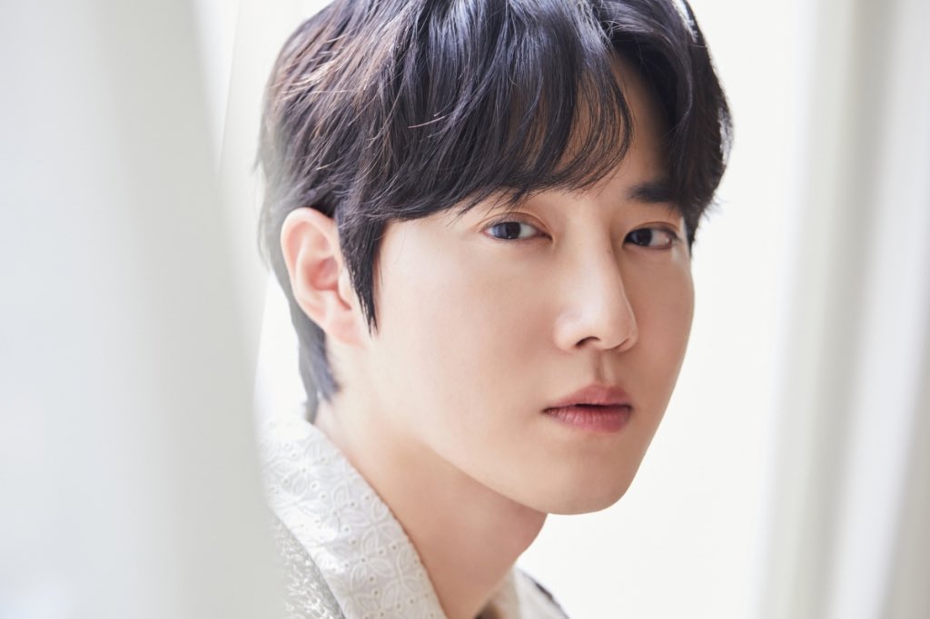 010524 | INFO #SUHO akan berpartisipasi dalam OST di drama 'The Crown Prince Has Disappeared' yang akan dirilis pada tanggal 4 Mei 2024 (6PM KST, 16.00 WIB). ‘Asrai, Closer’ (Gently From Afar, Come Closer) adalah lagu utama dari OST ' 'The Crown Prince Has Disappeared' dan