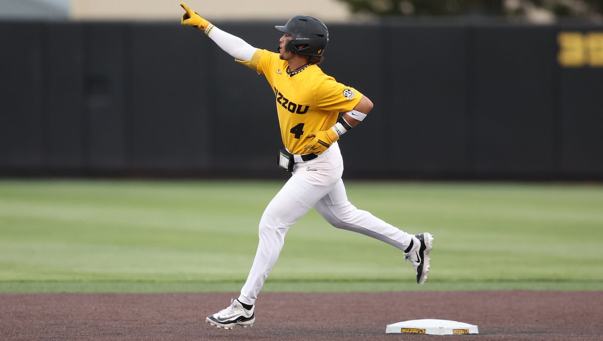 A pair of home runs bookend a nine-run offensive onslaught for Missouri, giving the Tigers a hefty advantage through four innings. Victor Quinn will take the mound in the fifth. #MIZ 10, LU 1 | 🔼5⃣ #𝙈𝙞𝙯𝙯𝙤𝙪𝙉𝙊𝙒 | 🐯⚾️