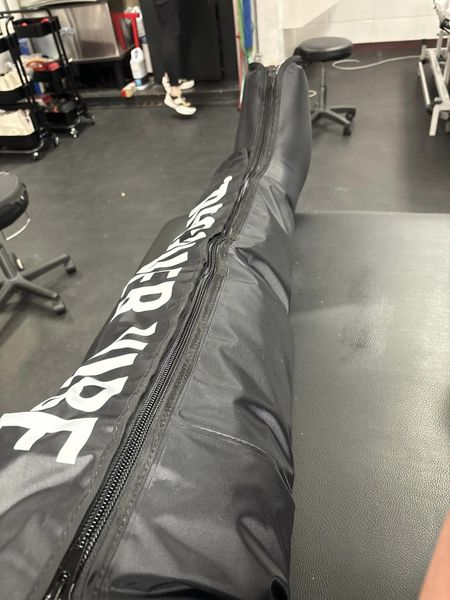 XavierTrudel's tweet image. Après avoir fait le flamant rose pendant 6 semaines, je suis de retour les 2 pieds sur terre. La reprise du sport doit attendre. #patience #réhabilitation #postopération #thérapiesportive #cheville