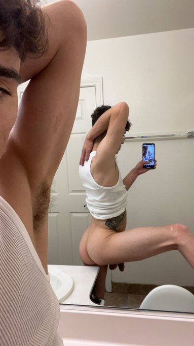 Im your bottom sir😈 https://t.co/iNDDHxhZAO