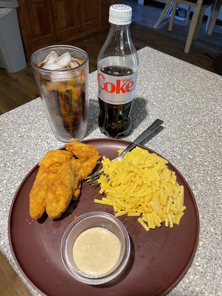 HeatherLH05's tweet photo. When Monday Mondayed stupid hard & Tuesday also decided to Monday hard, you make one of your favorite comfort meals & eat like a 5 year old. My drink may or may not be an adult cherry Coke. #overthisweek #isitFridayyet https://t.co/1crg1wt17X