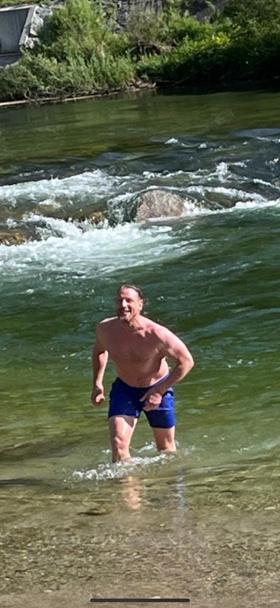 GGboeck's tweet photo. Kurz-Auftanken 🚴♂️⛰️🌊 im „alten“ Daheim=🇦🇹
#schwestern #schwager #neffe #waidhofenanderybbs #hollenstein #kitzhütte #strandbad #maibaumsufstellen … https://t.co/4EKzwxz75W
