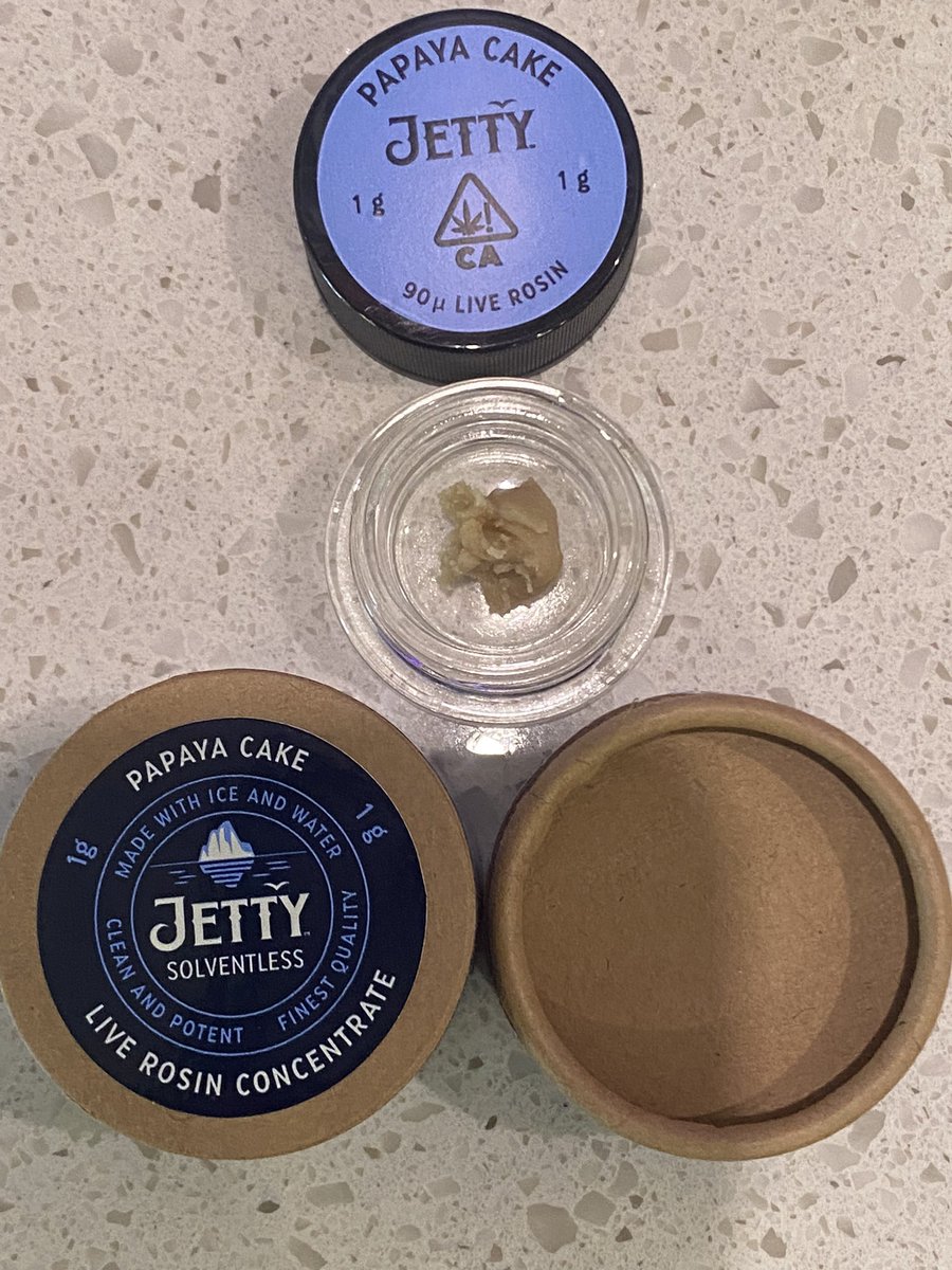 Which Badder Are You Smoking 1st 

• @710labs ( Starburst #36) 

• @jetty ( Papaya Cake ) 

#LegendaryStonerCommunity #LGNDVILL #CannabisCommunity #cannabisculture #Mmemberville #420community #weed #weedcommunity #Influencer #cannabisinfluencer #Jetty #710 #puffco #dabs…