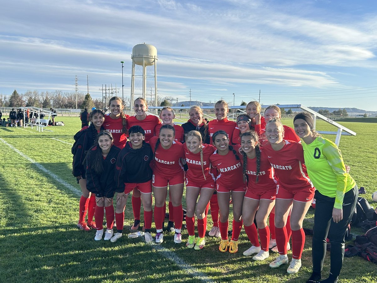 Scottsbluff girls win B-8 sub, beat Lex 5-1. #nebpreps ⚽️