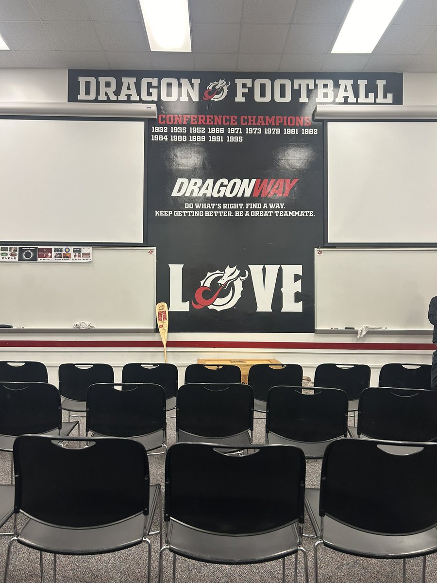 Had an amazing time over the weekend at MSUM!! Thank you to the coaching staff for having me down. @CoachChaseMont <a href="/CoachCzech15/">Justin Czech</a> <a href="/MSUMDragons/">MSUM Dragons</a>