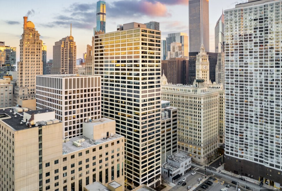 JUST IN: Two more prime distressed office buildings in Chicago are hitting the market - 444 N. Michigan Ave: Lender is Blackstone - 30 W. Monroe St: Lender is NY Life Insurance The buildings are expected to be sold at massive discounts Commercial real estate in parts of