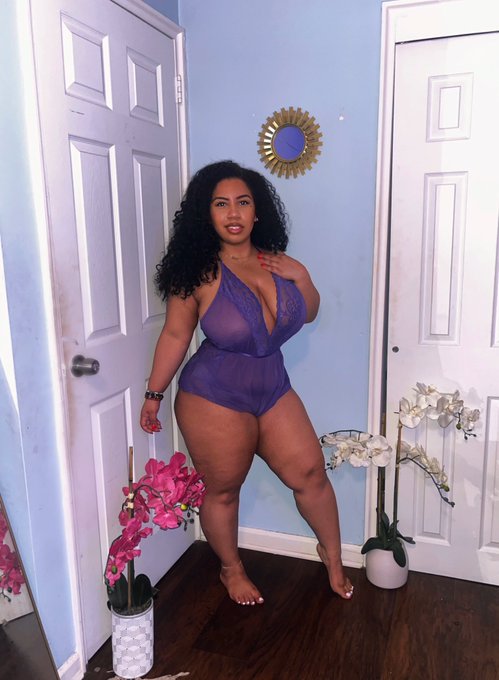 Homebody mam&iacute; 💜✨ https://t.co/9kTT7sXG1g