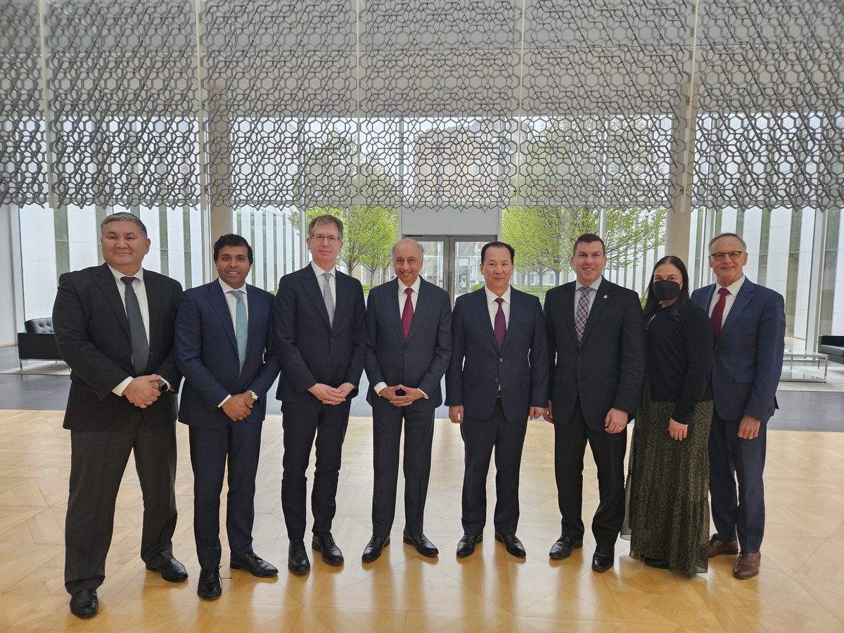 Earlier today, Dr. Mahmoud Eboo, Rep. of the Delegation of the Ismaili Imamat to Canada hosted a lunch for the new Ambassador of the Kyrgyz Republic to Canada, H.E. Baktybek Amanbaev, which was joined by @Rob_Oliphant, @Taleeb, & @KodyBloisNS, to discuss areas of mutual interest.