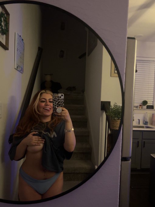 oop 🙈 https://t.co/Lcq0nivnol