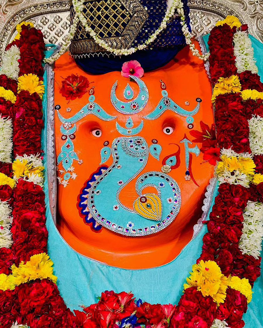 DrMohanYadav51's tweet image. वक्रतुंड महाकाय सूर्यकोटि समप्रभ। 
निर्विघ्नं कुरुमे देव सर्वकार्येषु सर्वदा।।