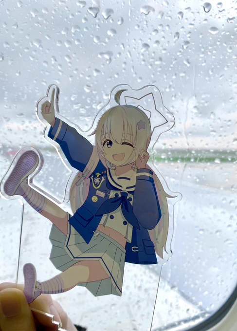 レイサ…これから空飛ぶよ… めっちゃ雨降ってるよ…