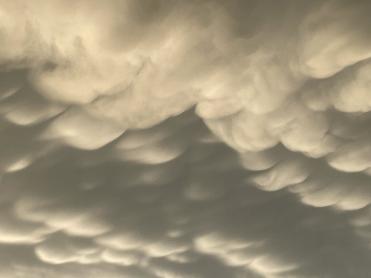 TIL these are called mammatus clouds. Thanks to <a href="/KCTVFirstWarn5/">First Warn 5 Weather Team</a> <a href="/LukeDorris/">Luke Dorris</a> for the lesson on <a href="/KCTV5/">KCTV5 News</a>. We’ve seen these a bunch. #kcwx