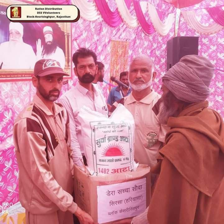 With the inspiration of Saint Dr. Gurmeet Ram Rahim Singh Ji Insan, millions people who slept without food, are getting food now! And this food serviy is provided by the #DeraSachaSauda Organisation
#FoodBank
#FoodDonation
#FastForHumanity
#FoodForNeedy 
@DSSNewsUpdates