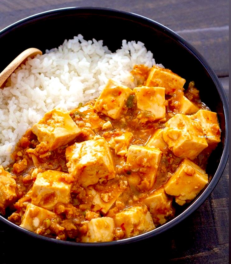 Resep Mapo Tofu Chinese Food 🧈🥘🍛

Bahan-Bahan:

• 300g tahu sutra, potong dadu kecil
• 100g daging sapi cincang
• 2 sendok makan minyak wijen
• 2 sendok makan saus cabai siap pakai
• 1 sendok makan saus kecap asin
• 1 sendok teh saus ikan
• 2 siung bawang putih, cincang