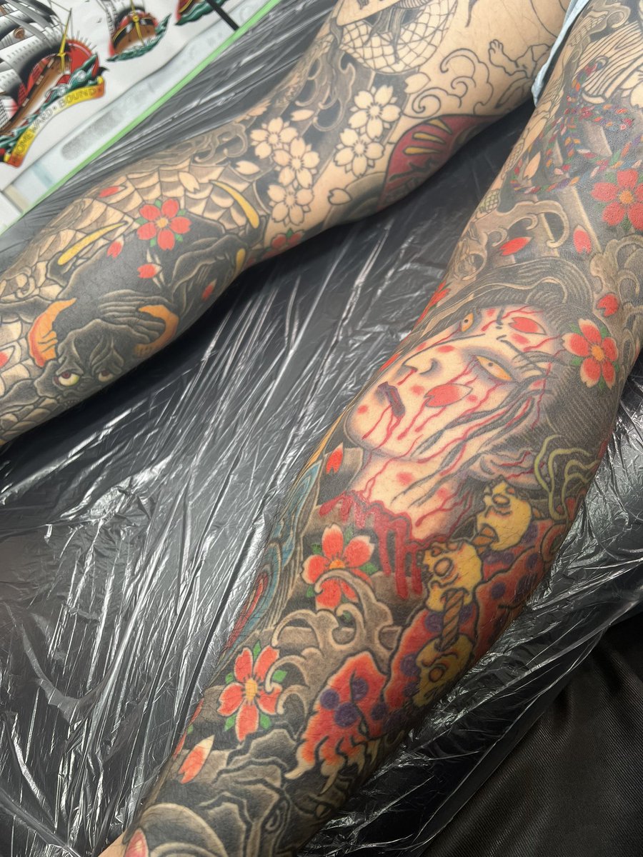 tanuking56's tweet photo. 最近の仕事…(╹◡╹)
#hyperdragon #高知 #高知タトゥー #高知tattoo #刺青 #入れ墨 #タトゥー #彫龍 #tattoo #タトゥー高知 #tattoo高知 #高知刺青 #刺青高知 https://t.co/jmI03RK9Gd