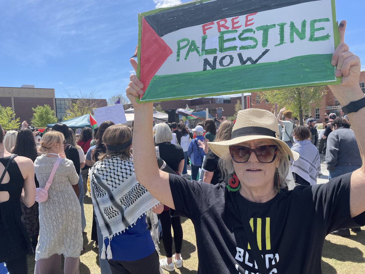 Attended very powerful student protest & encampment at #CUDenver yesterday. The students rock! Why does US provide aid to Israel —who is committing genocide & killing to keep Gaza from receiving aid???!!! #FreePalestine Stop arresting students for peaceful protests! 🇵🇸
