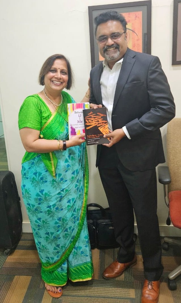 Had the privilege 2 present my books - 'Reality Bytes-The Role of HR in Today's World'-English & Hindi &'Between U & Me- Ordinary People,Extraordinary Lessons ' 2 fellow colleagues!
Their feedback will be the best Reward!
#hrrealitybytes #betweenuandme #authorlife