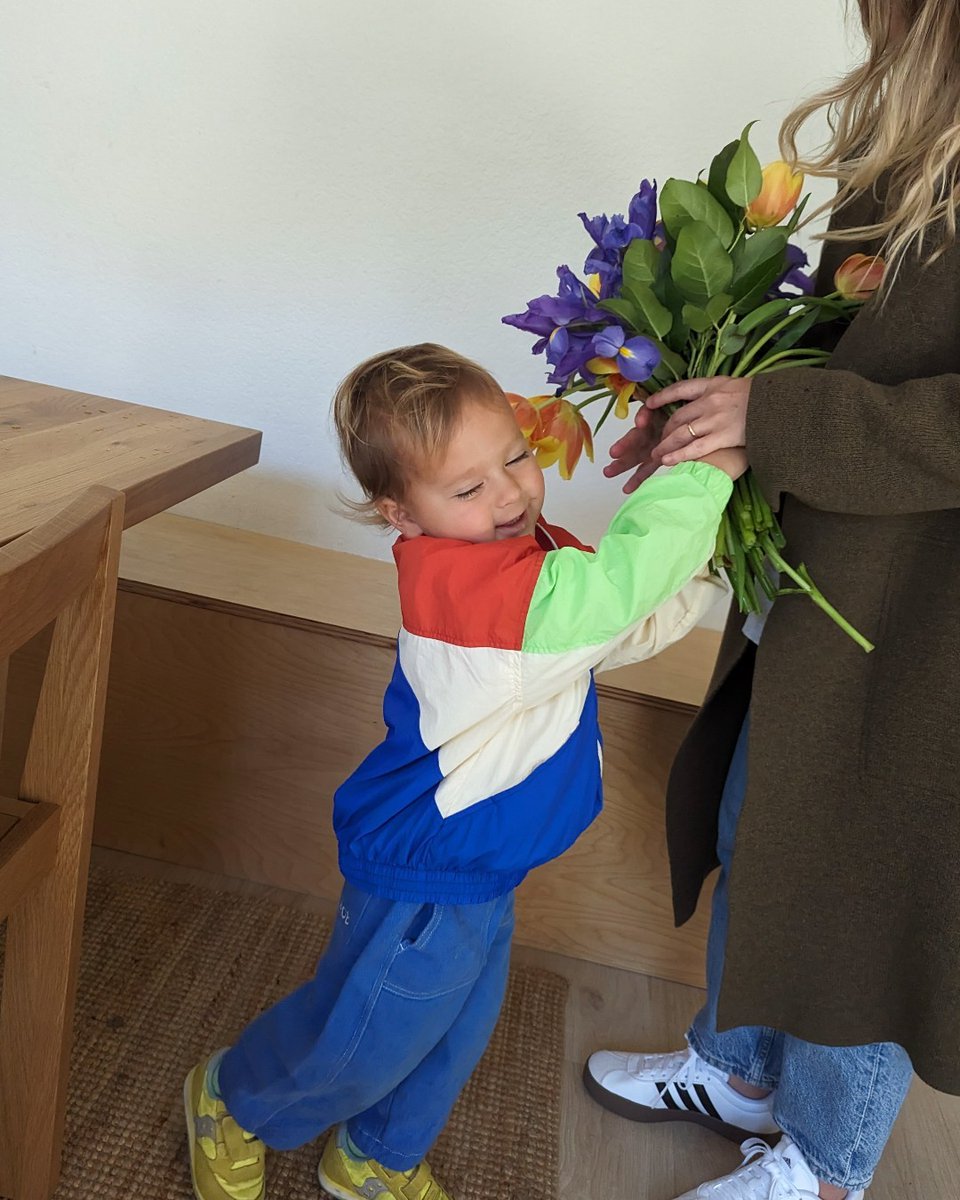 Mother's Day is in less than two weeks! Order soon to secure the best blooms and celebrate your mama this year with farm-fresh flowers 💐 

Shop now: bouqs.com/flowers/mother…