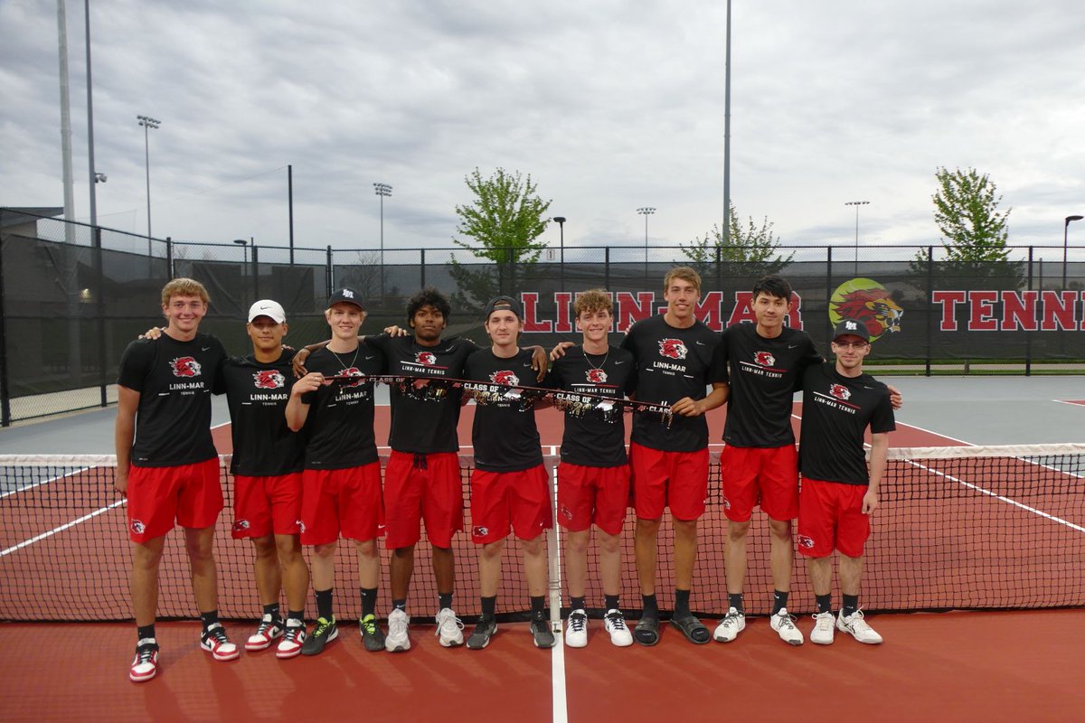 linnmartennis's tweet photo. Celebrated the careers of 11 INCREDIBLE seniors tonight!

Final Score: 
#2 Linn-Mar 7, Iowa City Liberty 2 https://t.co/73HZeLK39A