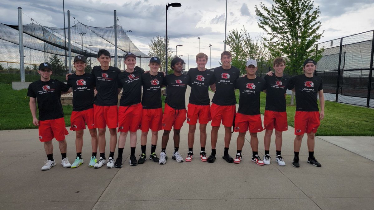 linnmartennis's tweet photo. Celebrated the careers of 11 INCREDIBLE seniors tonight!

Final Score: 
#2 Linn-Mar 7, Iowa City Liberty 2 https://t.co/73HZeLK39A