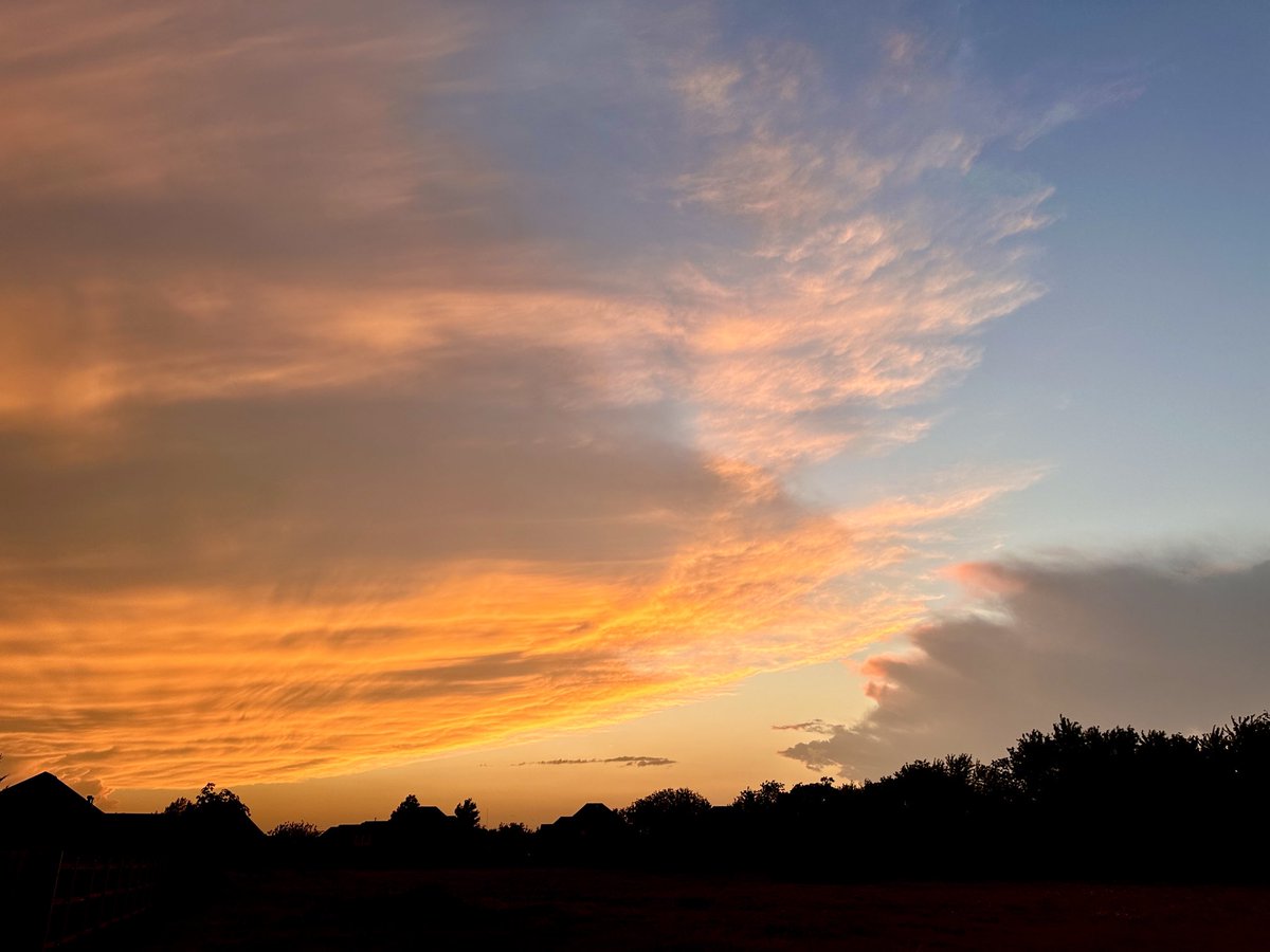 Yesss!  Amazing sky tonight 🙌 #godscountry #sunset #skywatcher