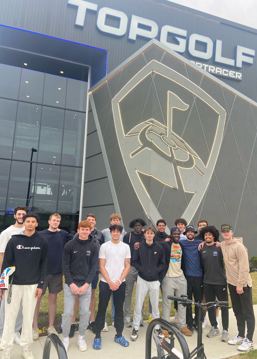 Great end of the year get together at TopGolf today! Glad we could have a fun afternoon as a team before finals start 🚾🦁