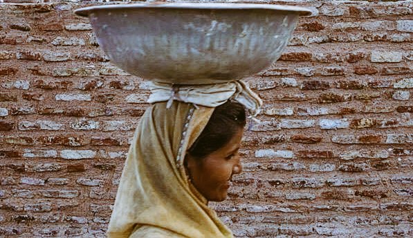 umda_panktiyaan's tweet photo. मैं मज़दूर, मुझे देवों की बस्ती से क्या..? 
अनगिनत बार पृथ्वी पर मैंने स्वर्ग बनाये है...

~ रामधारी सिंह दिनकर https://t.co/MdqRjvPyjO