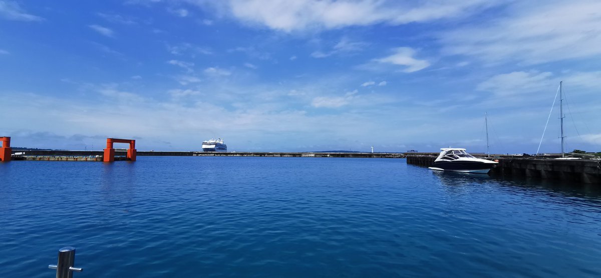SeiryuTravels's tweet photo. まさかの晴れ。
今朝の天気は何だったのか。
ダイビングは問題なくできそうどころか海中に光が入り込んだいい景色が見れそうです。 https://t.co/pqJDEpeCiH