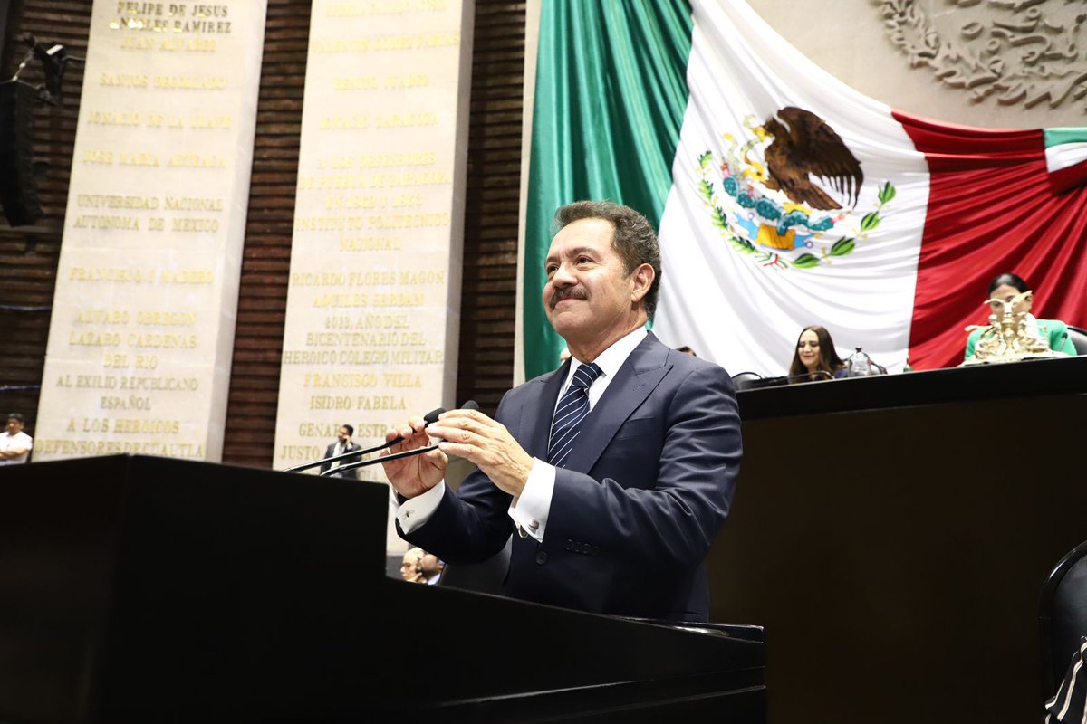 En la Cámara de Diputados, Ignacio Mier, coordinador de #Morena ,destacó el compromiso de seguir luchando por un #México más justo, libre e igualitario.