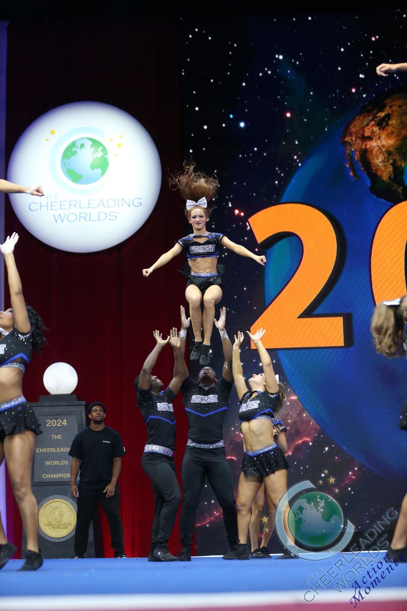 Proud is an UNDERSTATEMENT‼️ Due to uncontrollable circumstances… my stunt group had 11 days to teach my backspot our entire elite! He’s never competed at Worlds or Lvl 6 and we hit BOTH days😚😚