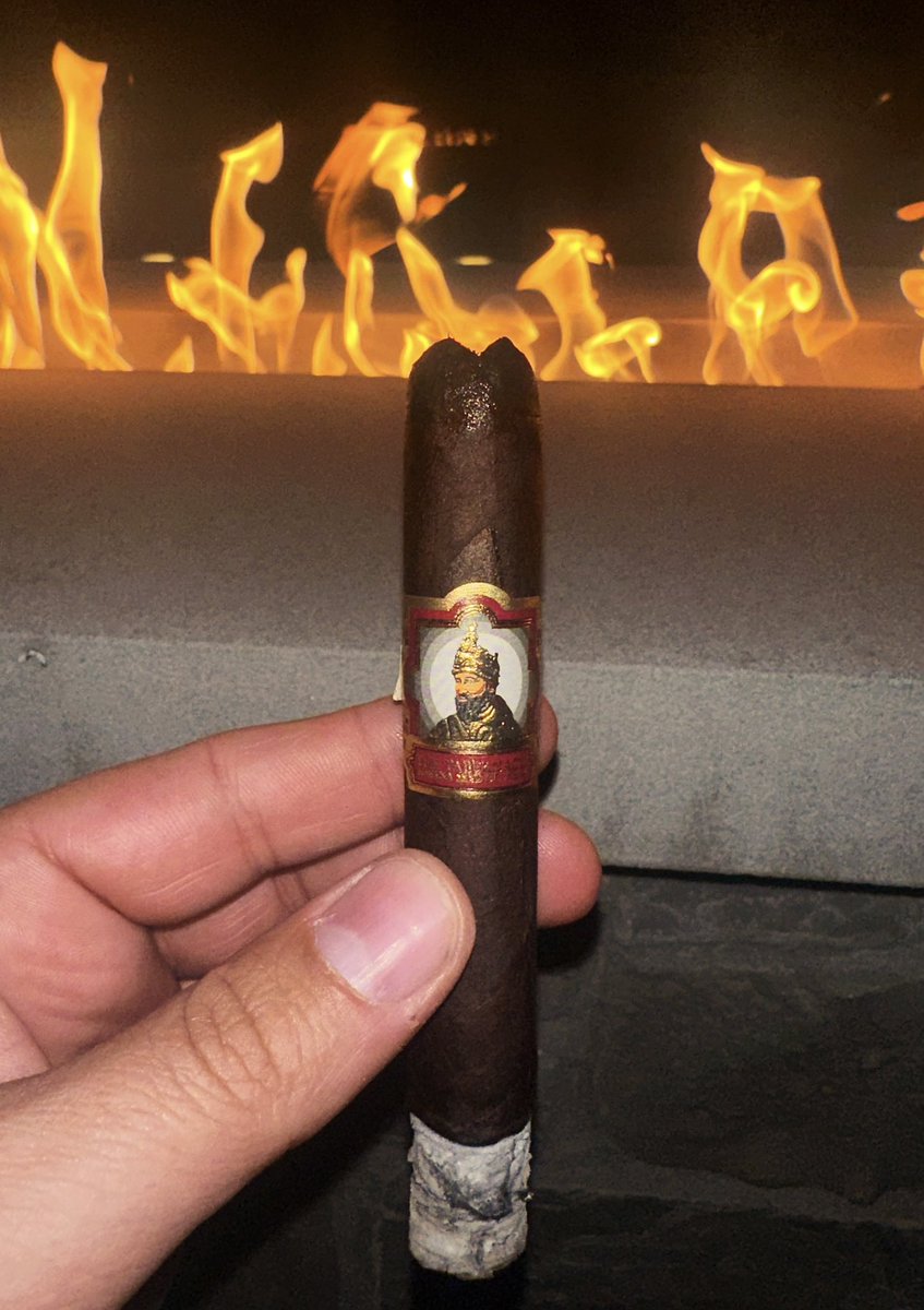 I’ll take this for a Tuesday! Close out April in a 💨. #Tabernacle #Smoke #Cigars #Fire #BOTL #Tuesday what y’all smoking?