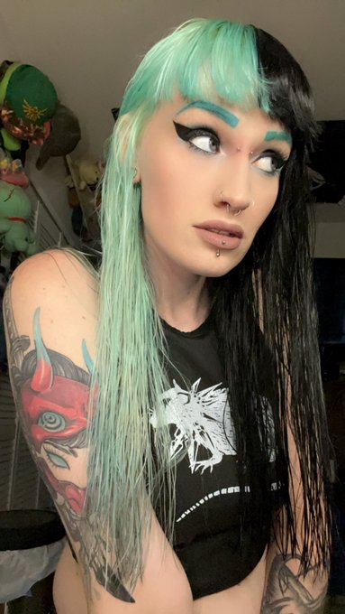 🖤 https://t.co/Df4aCRwLSx<a href="/tag/studio"class="tags"><span>#studio</span></a><a href="/tag/vibe"class="tags"><span>#vibe</span></a><a href="/tag/alternative"class="tags"><span>#alternative</span></a><a href="/tag/sammiebeare"class="tags"><span>#sammiebeare</span></a>