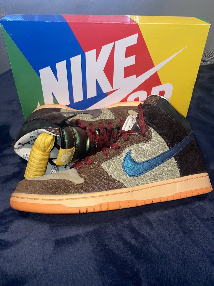 WVSFresh's tweet photo. @RetailTuesday Size 13 tried on/lace swapped $375 shipped https://t.co/ilyUKcCewg