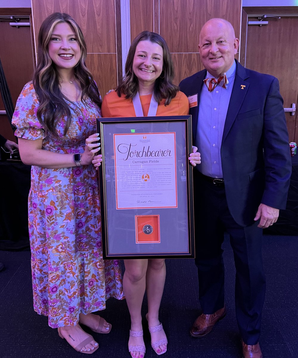 Carragan Fields is one of @UTKnoxville’s newest Torchbearers! Highest student honor given on Rocky Top! She makes all of us at @UT_Herbert and @UTIAg proud! 🍊 #leader #agriculture