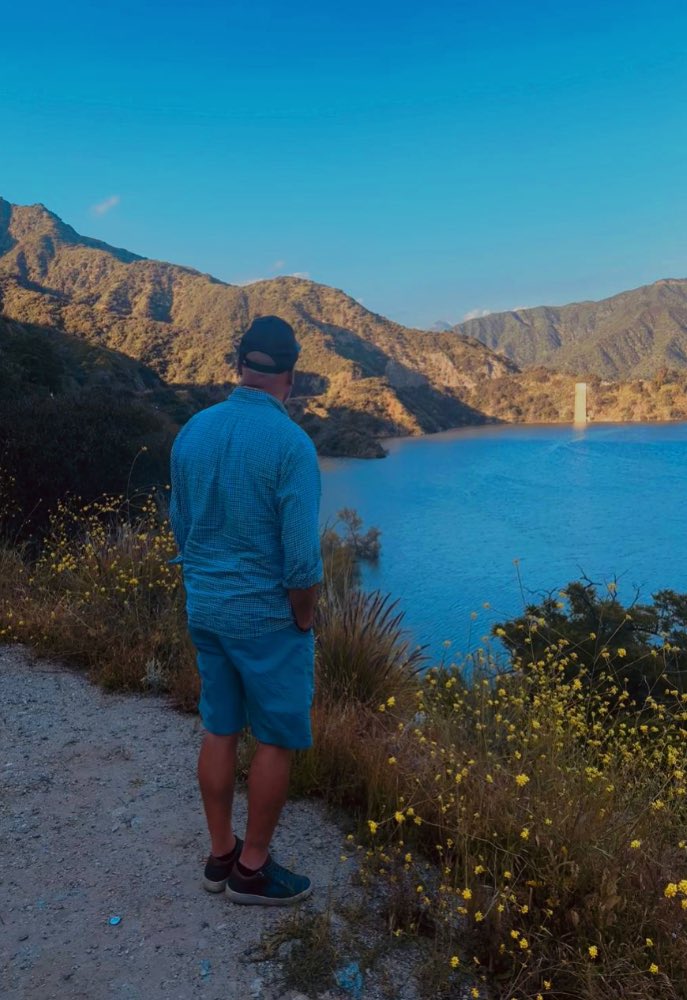 Despidiendo la última tarde de Abril… Nos vemos mañana por <a href="/TELEMUNDO52/">TELEMUNDO 52</a>  #DiaInternacionalDelTrabajo #Balbination #InmigranteComoTu