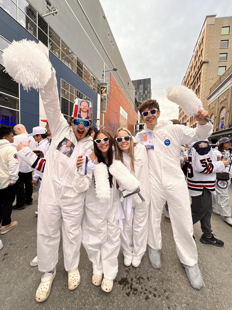 perfect night for a #wpgwhiteout ‼️