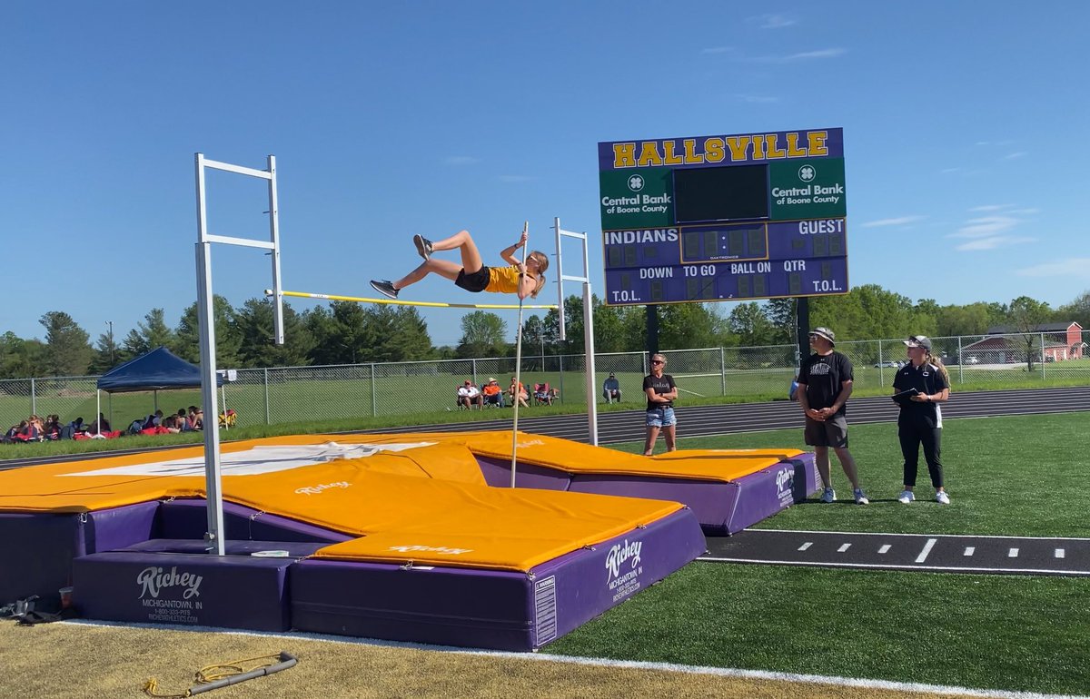 Congrats to our #fmstrack girls team for winning the Centralia middle school track meet!  Results: mo.milesplit.com/meets/592643-c… <a href="/FPSActivities/">Fulton Activities</a> <a href="/RLCampbell13/">Robby Campbell</a> <a href="/AP_Beamer/">Morgan Beamer</a> #fultonproud