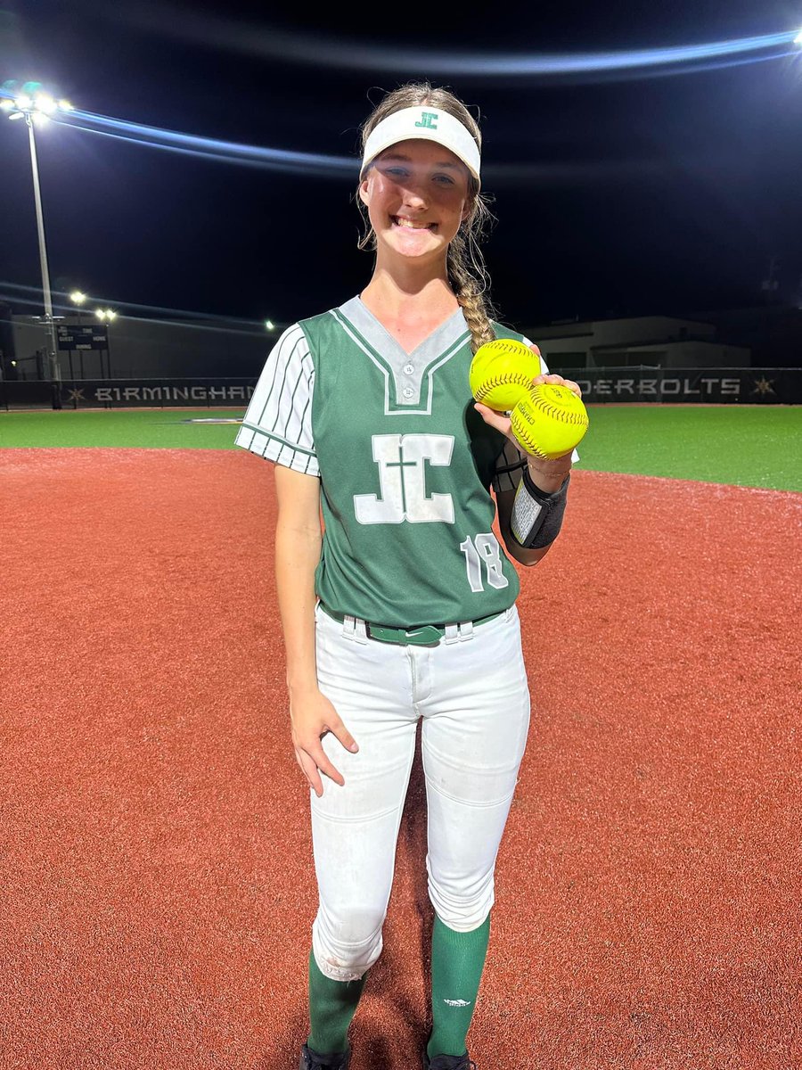 One 💣 wasn’t enough last night for Emily, so she hit 💣💣…a grand slam! Make that #6 on the season! Stay on 🔥Em! #boltsboom @emily_k_wills18