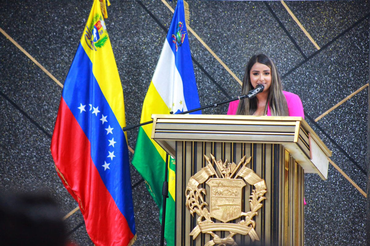 ¡Como nueva ha quedado la Casa de las Leyes en Guárico! Gracias al apoyo del Presidente <a href="/NicolasMaduro/">Nicolás Maduro</a>, hemos entregado los trabajos de rehabilitación de las instalaciones del <a href="/Clebguarico/">CLEBG</a>, un trabajo en conjunto con su Presidenta, cuerpo de legisladores y el Ejecutivo Regional.