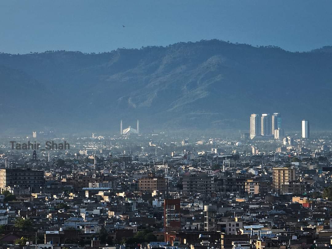 Yesterday, the air quality in Islamabad and Rawalpindi was very good due to the continuous rain over the last three days in the twin cities. 

Faisal Mosque was visible from 30 kilometers.