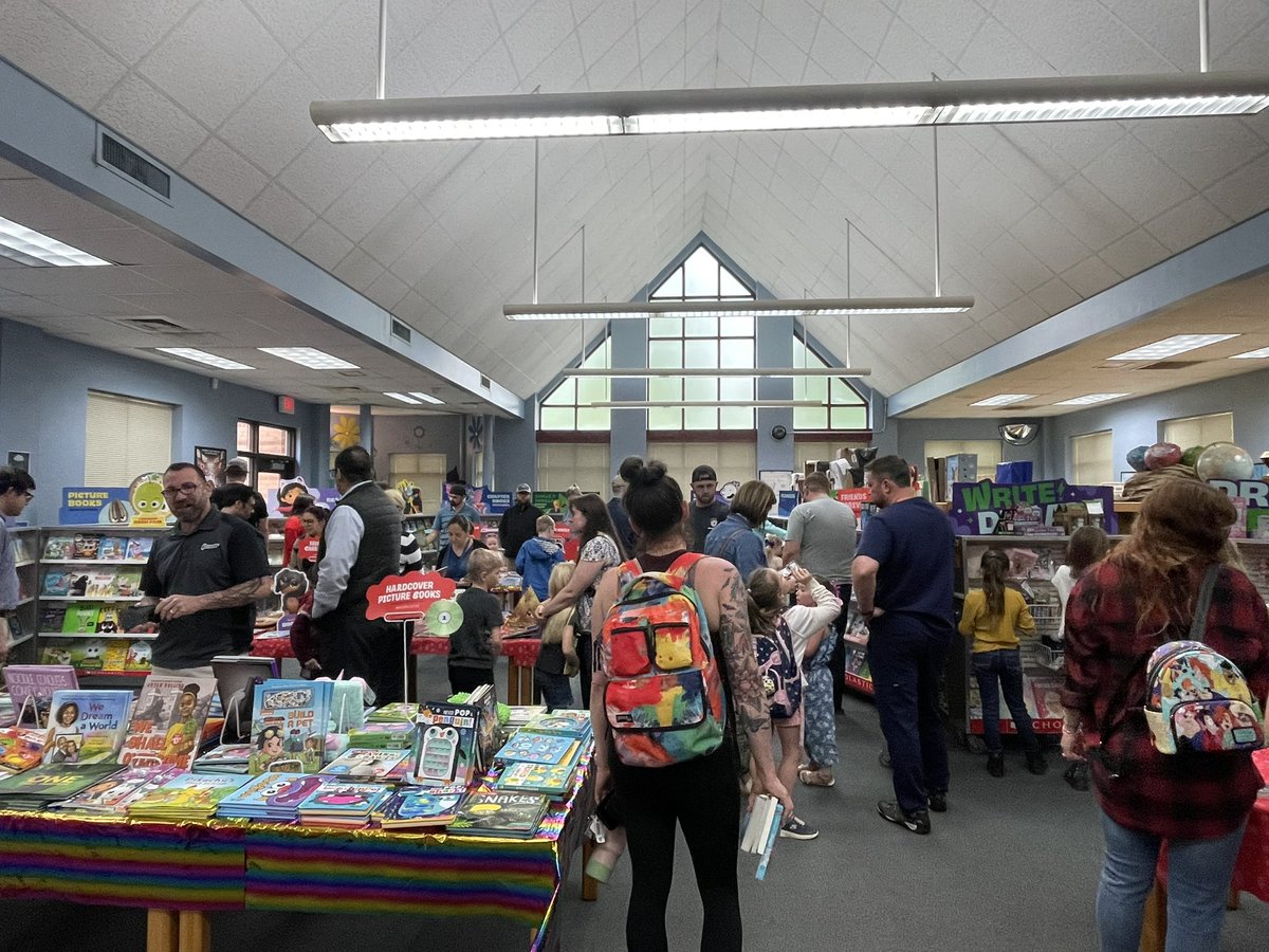 What a great turn out for our 25th anniversary and family night at the book fair! Does anyone else still get as giddy as I do about the book fair?! #Marlow #BookFair
