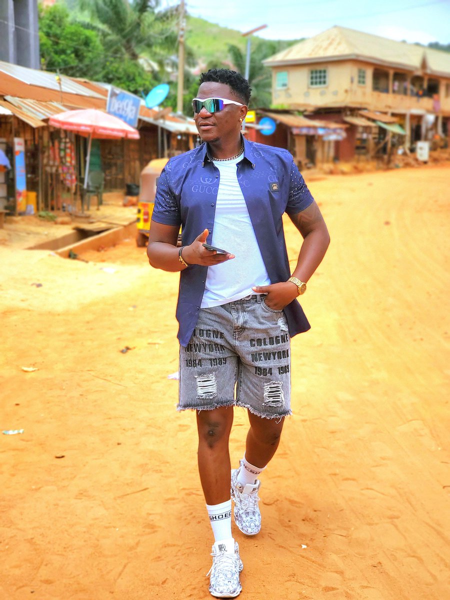 Here I am enjoying the vibrant spirit of the streets, where every corner holds a story waiting to be shared. The joy I received from this Ogbe called Mbanugo by coal camp Enugu tody ws priceless. The street became my greatest inspiration. #InteriorDesignMasters #wizkidanddavido