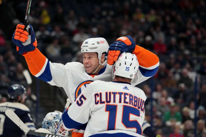 That might be it for these guys in an Islanders uniform. If it is, thank you Matt Martin and Cal Clutterbuck for everything. #Isles